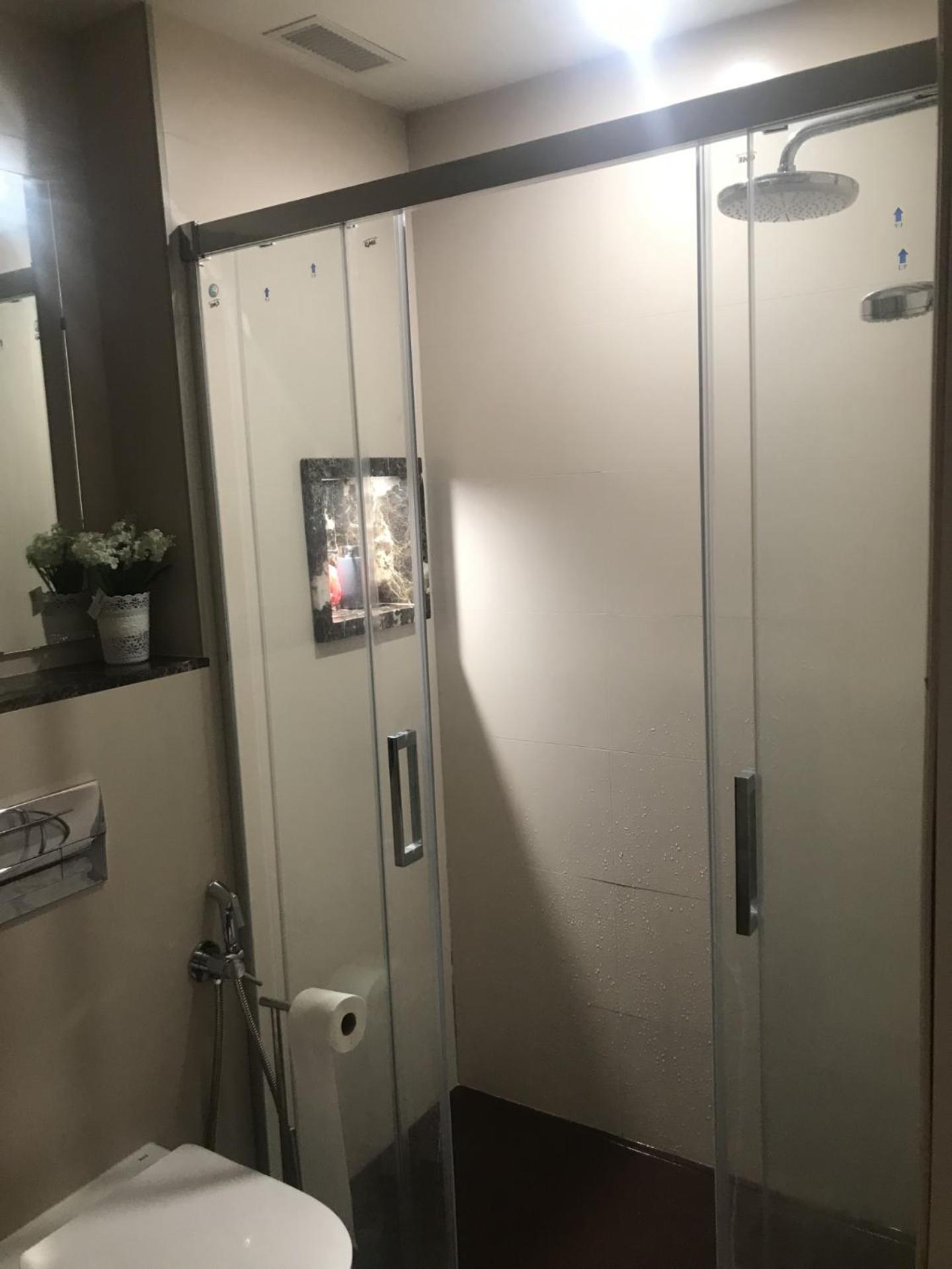 Malaga Habitacion En Apartamento Carlos Haya Apartman Kültér fotó