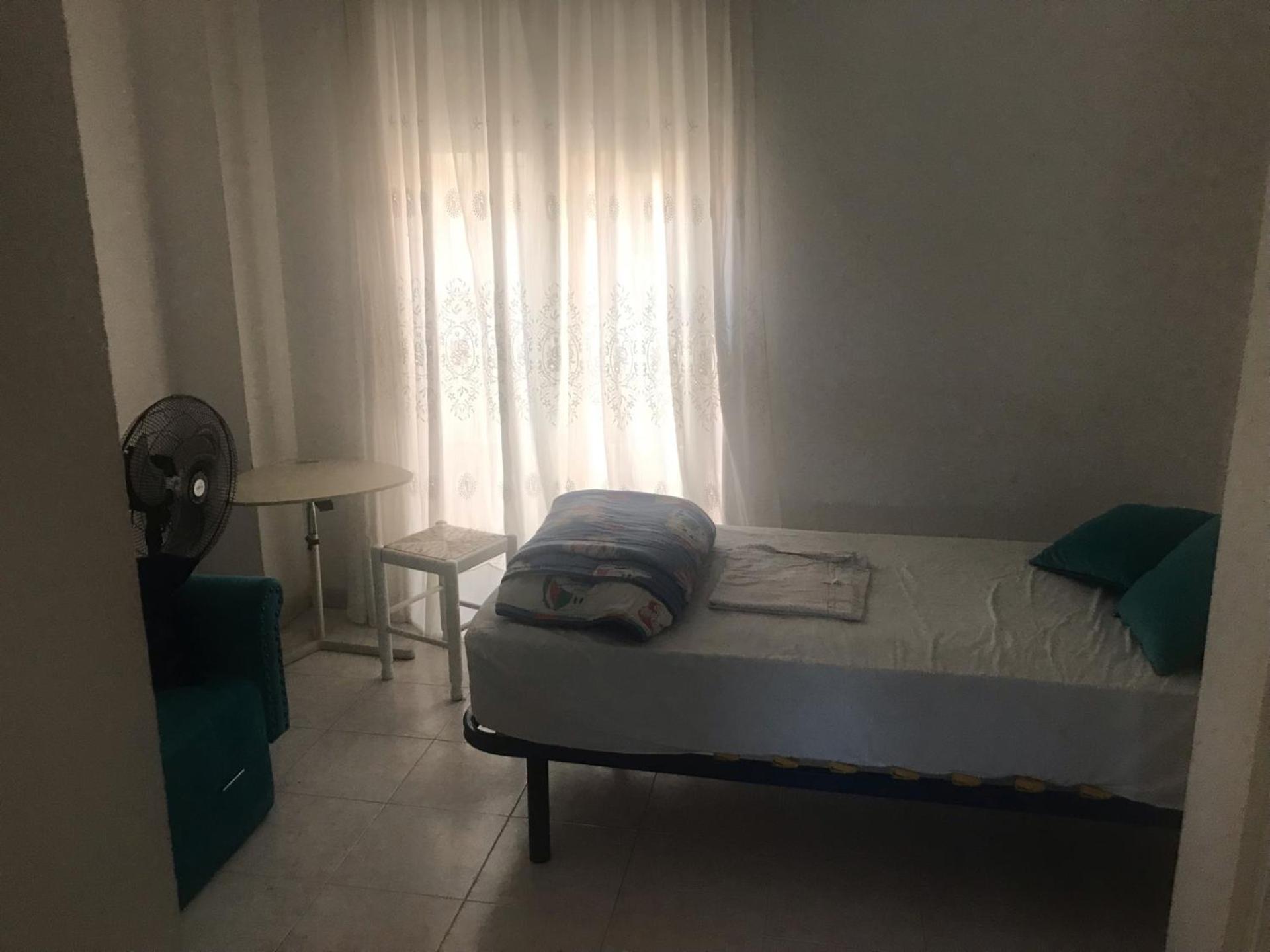 Malaga Habitacion En Apartamento Carlos Haya Apartman Kültér fotó